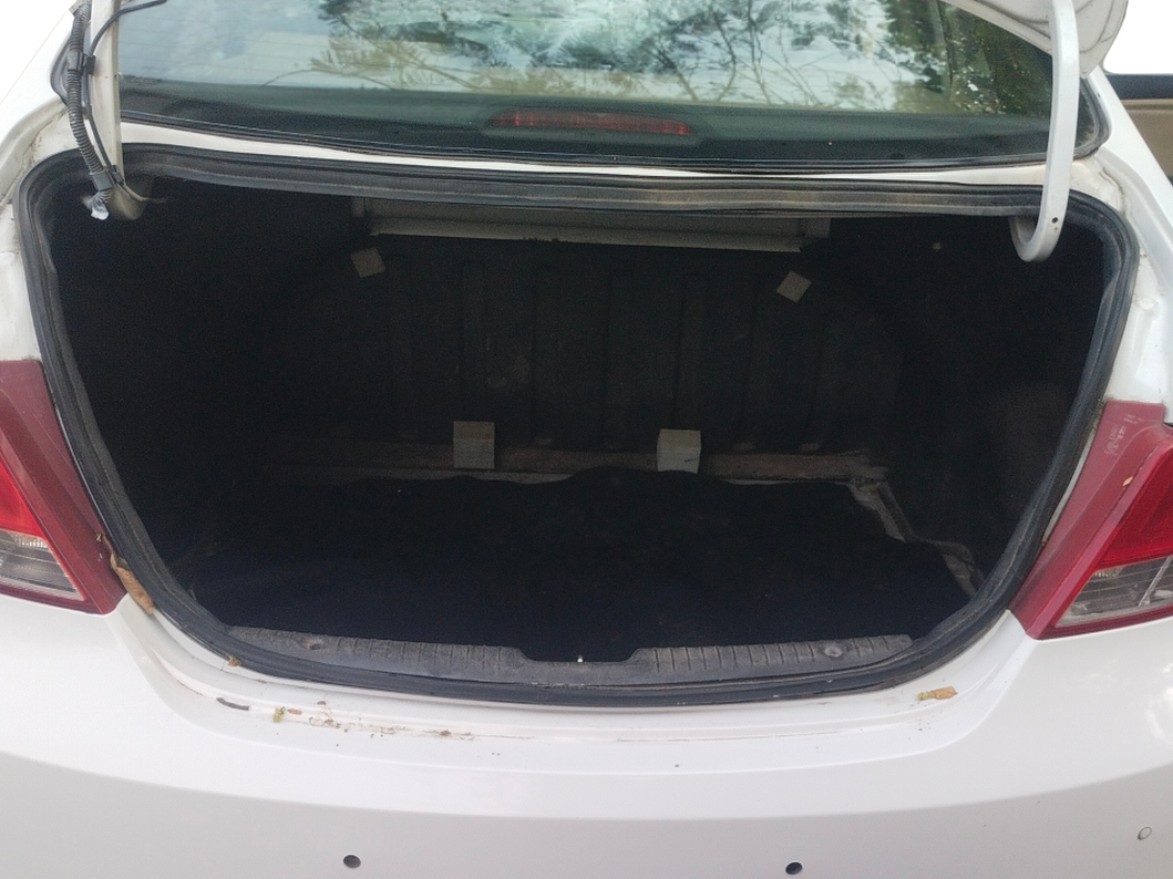 2015 Hyundai Verna FLUIDIC 1.6 CRDI SX OPT AT, Diesel, Automatic, 72,976 km, Boot Inside