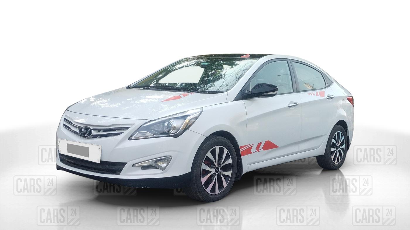 2015 Hyundai Verna FLUIDIC 1.6 CRDI SX OPT AT, Diesel, Automatic, 72,976 km, Left Front Diagonal