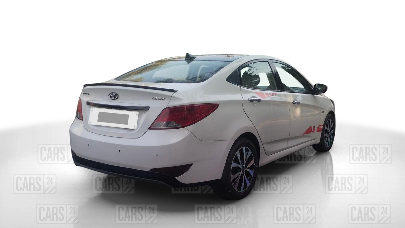 2015 Hyundai Verna FLUIDIC 1.6 CRDI SX OPT AT, Diesel, Automatic, 72,976 km, Right Back Diagonal