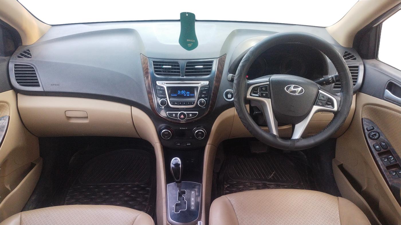 2015 Hyundai Verna FLUIDIC 1.6 CRDI SX OPT AT, Diesel, Automatic, 72,976 km, Dashboard
