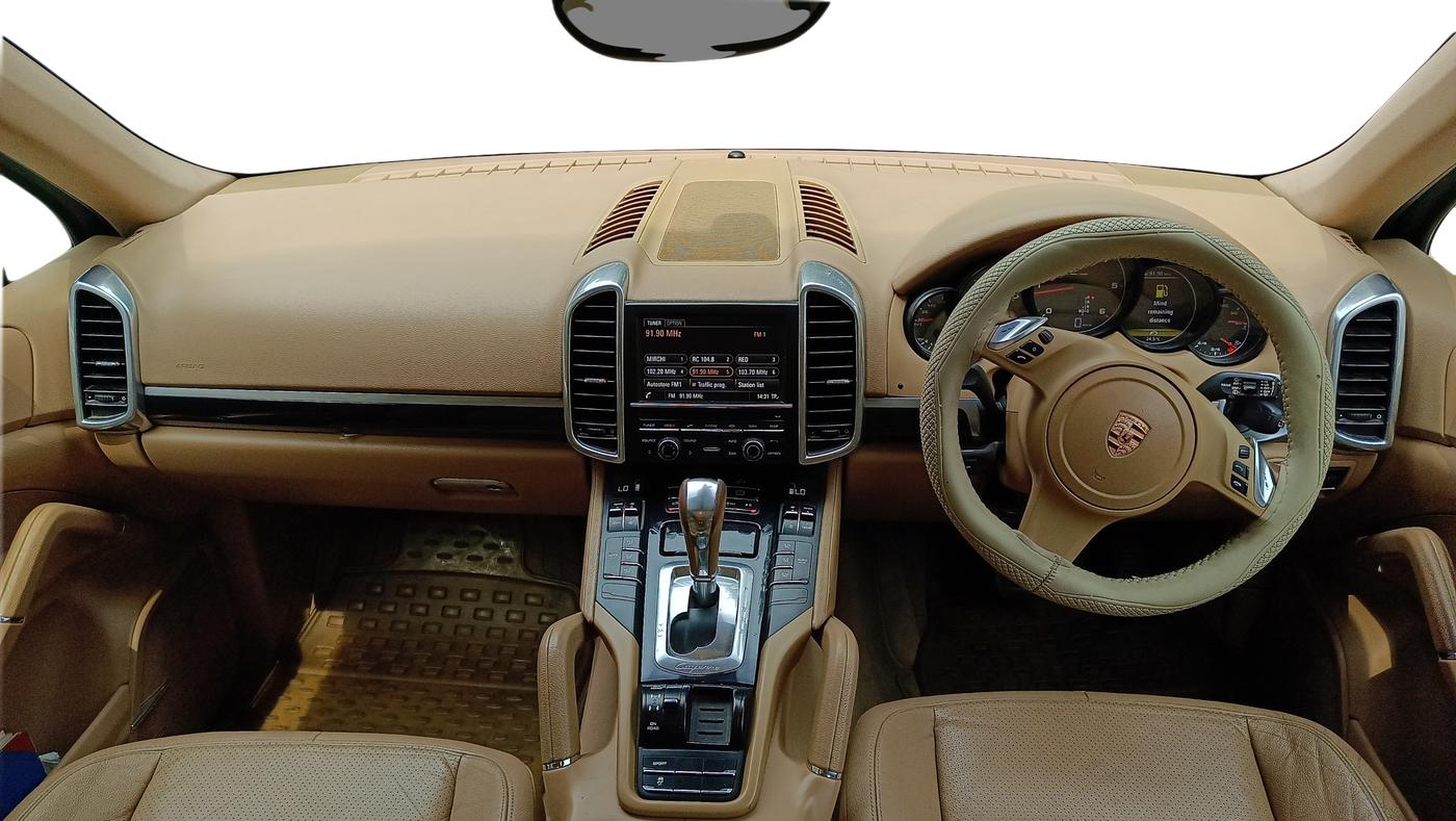 2014 Porsche Cayenne DIESEL PLATINUM EDITION, Diesel, Automatic, 1,29,950 km, Dashboard