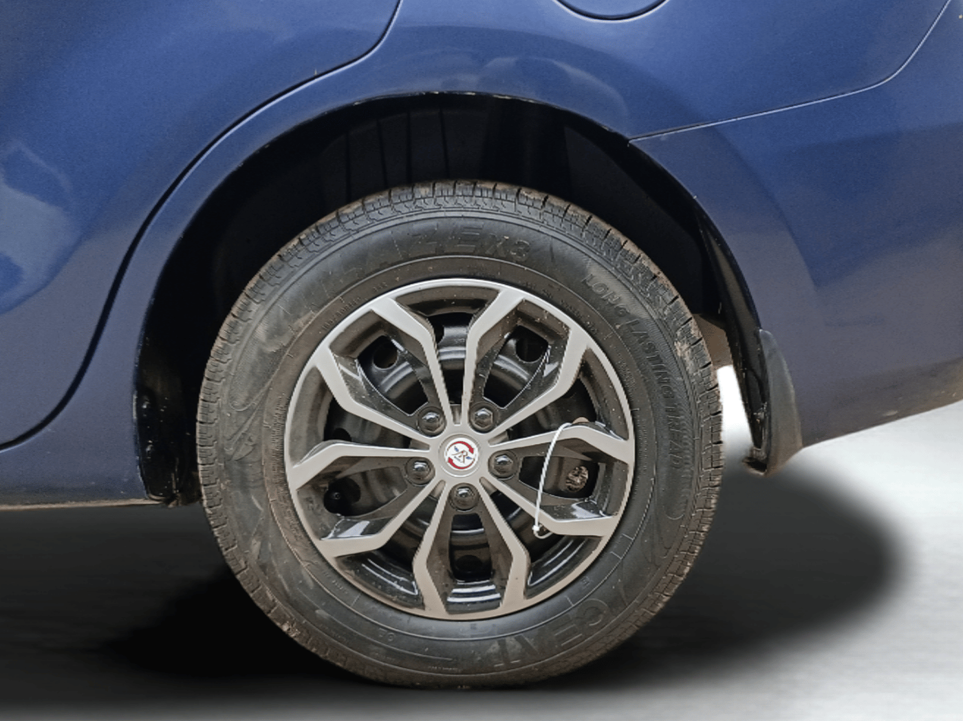 2019 Maruti Dzire VDI, Diesel, Manual, 82,227 km, Left Rear Wheel