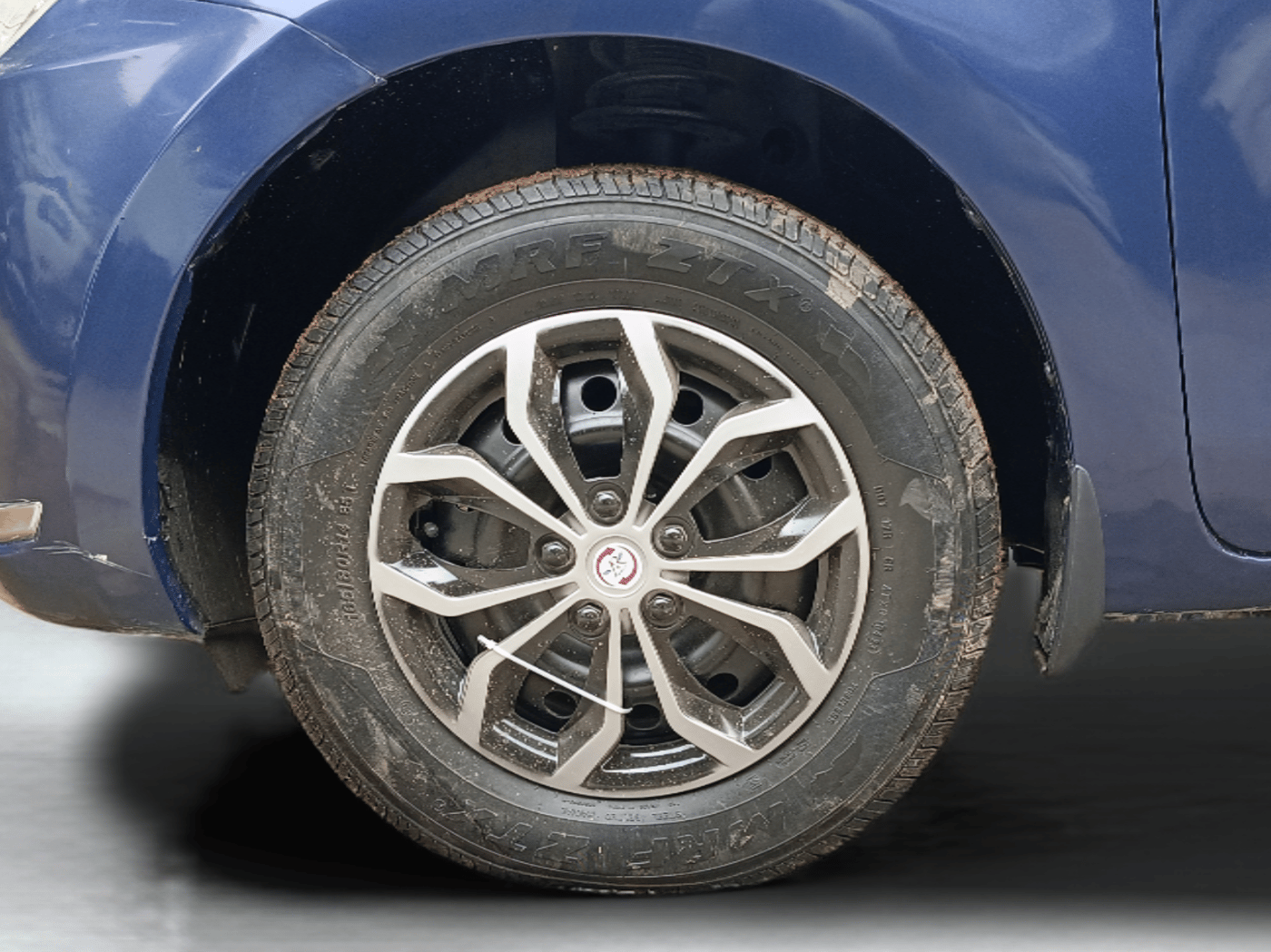 2019 Maruti Dzire VDI, Diesel, Manual, 82,227 km, Left Front Wheel