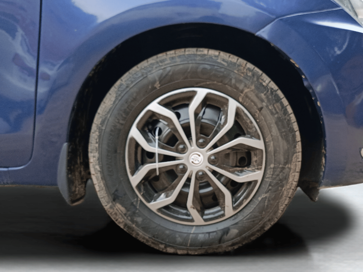 2019 Maruti Dzire VDI, Diesel, Manual, 82,227 km, Right Front Wheel