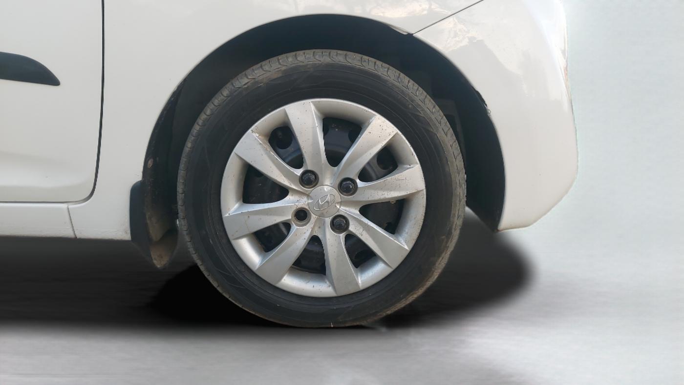 2013 Hyundai Eon MAGNA +, Petrol, Manual, 65,212 km, Right Front Wheel