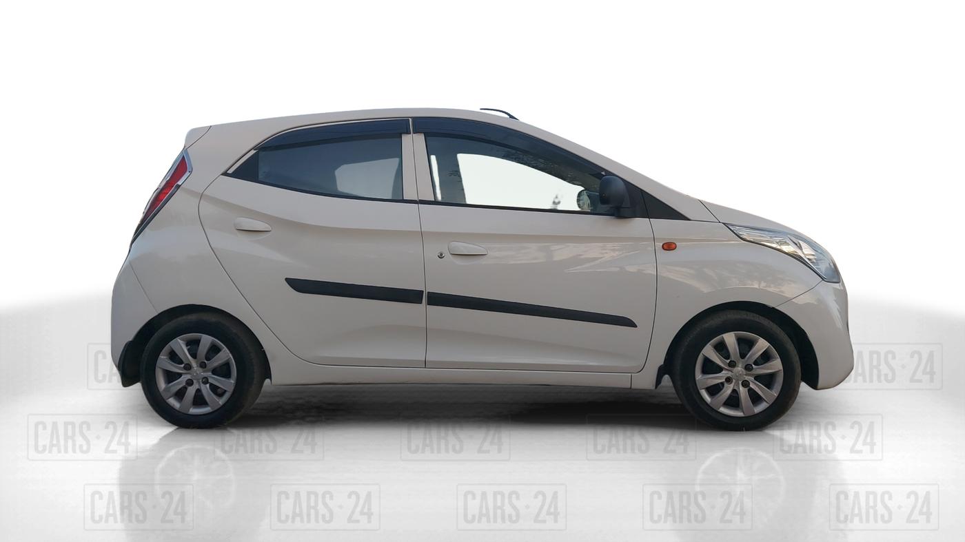 2013 Hyundai Eon MAGNA +, Petrol, Manual, 65,212 km, Right Side View