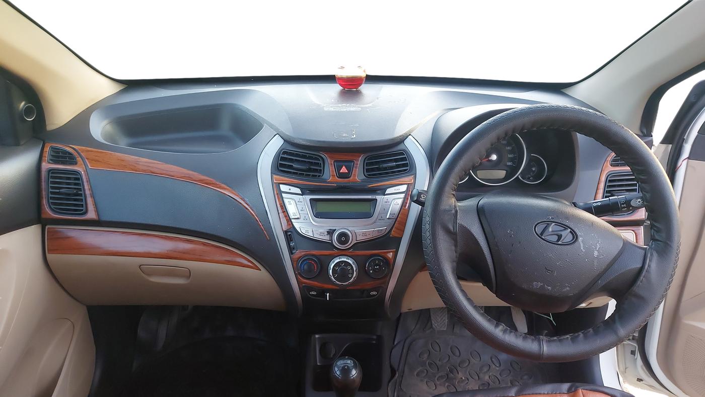 2013 Hyundai Eon MAGNA +, Petrol, Manual, 65,212 km, Dashboard