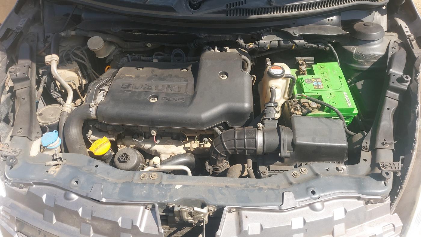 2016 Maruti Swift VDI ABS, Diesel, Manual, 62,336 km, Open Bonnet
