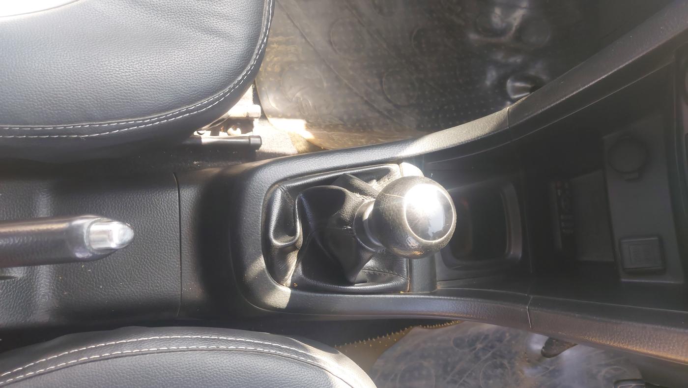 2016 Maruti Swift VDI ABS, Diesel, Manual, 62,336 km, Gear Lever