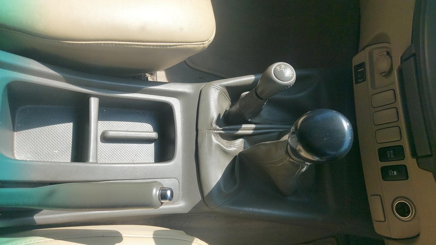 2012 Toyota Fortuner 3.0 4X4 MT, Diesel, Manual, 1,32,574 km, Gear Lever