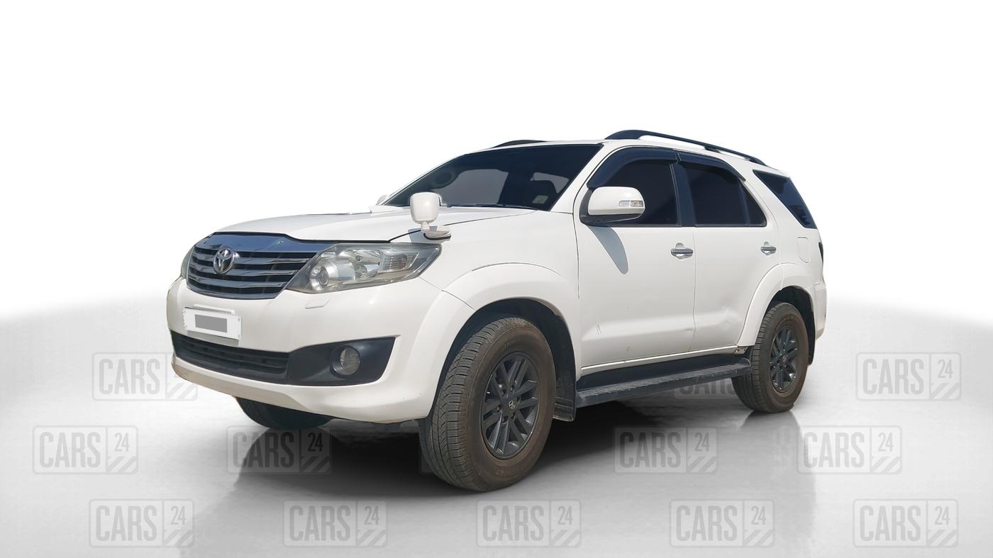 2012 Toyota Fortuner 3.0 4X4 MT, Diesel, Manual, 1,32,574 km, Left Front Diagonal