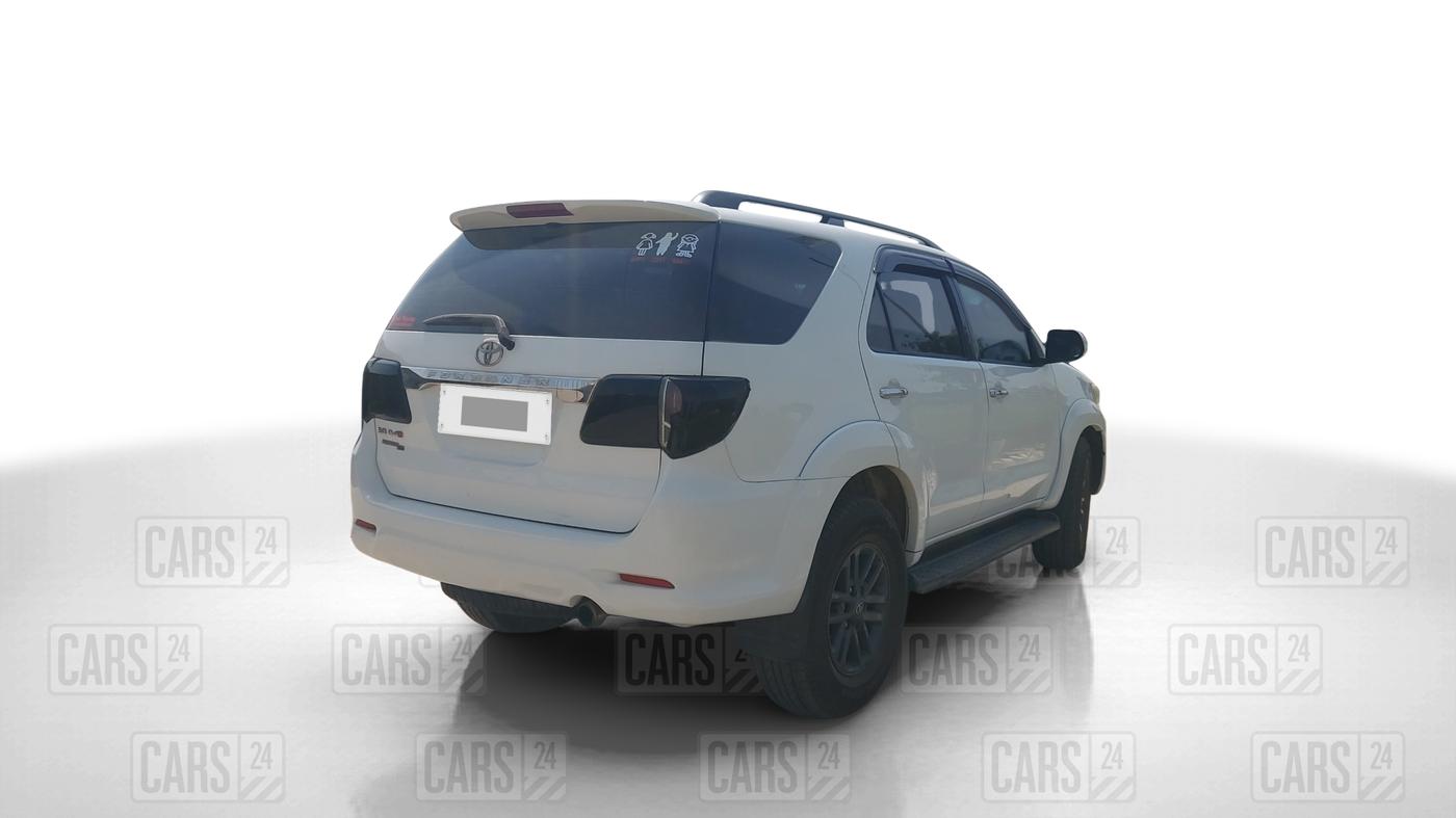 2012 Toyota Fortuner 3.0 4X4 MT, Diesel, Manual, 1,32,574 km, Right Back Diagonal