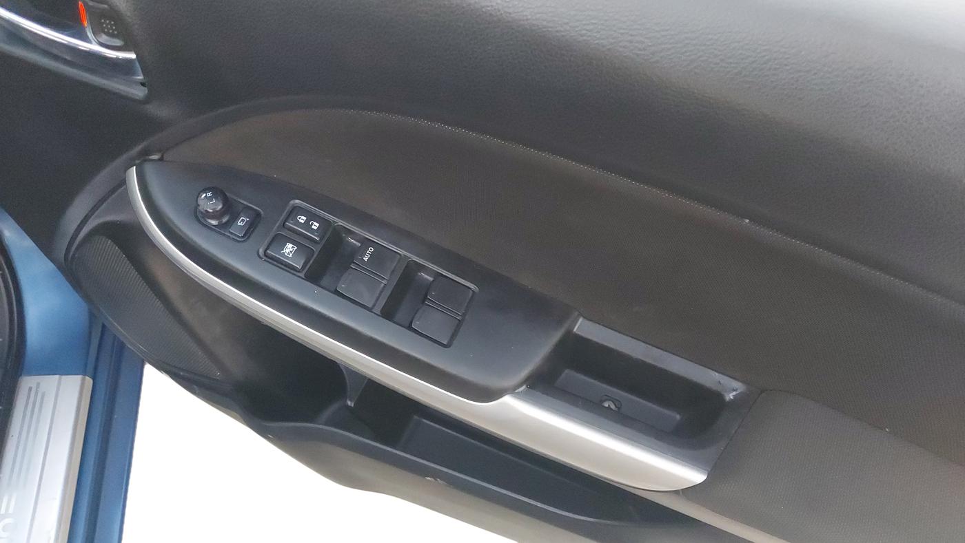 2016 Maruti Baleno DELTA PETROL 1.2, Petrol, Manual, 64,334 km, Driver Side Door Panel Controls