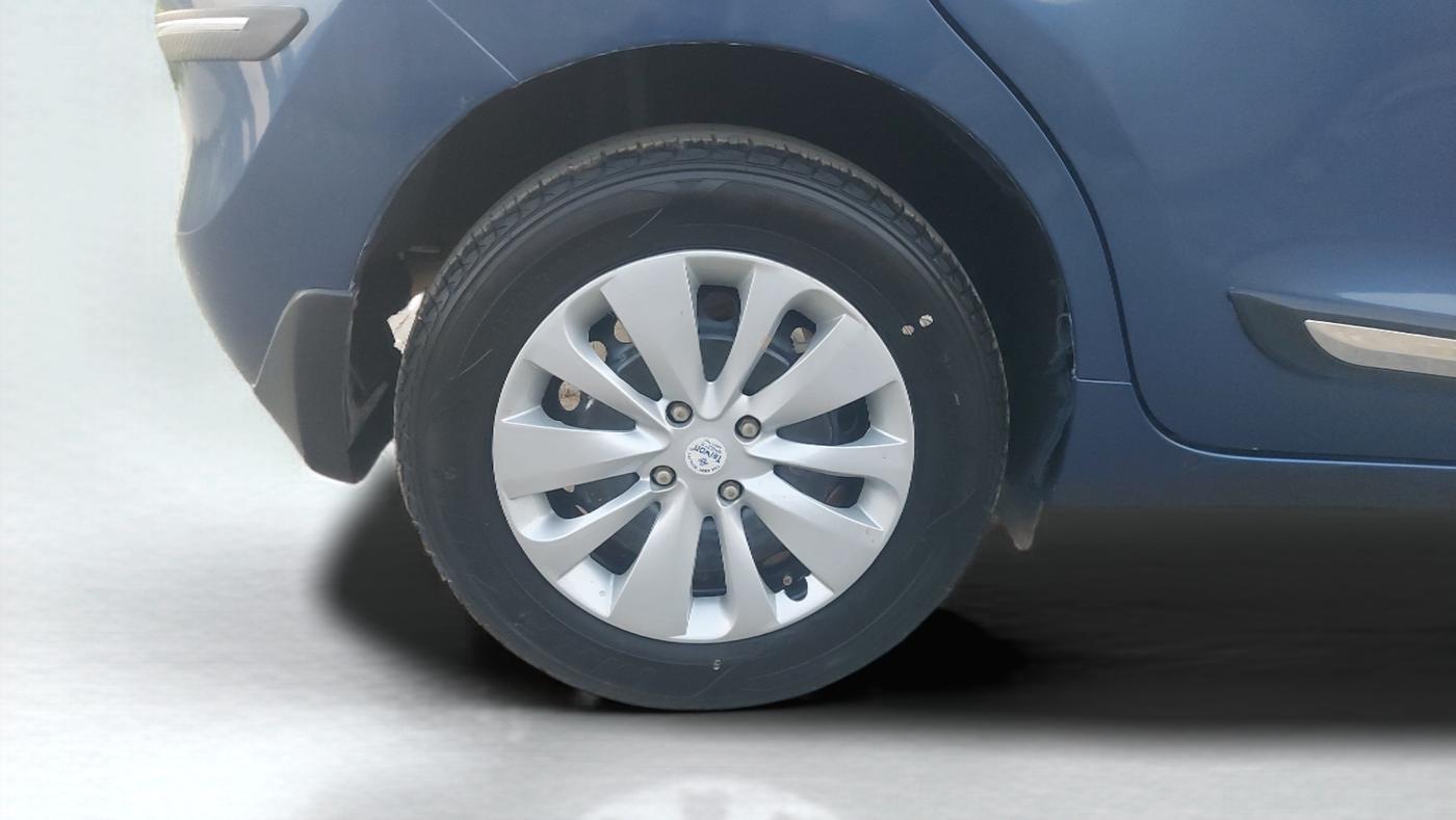 2016 Maruti Baleno DELTA PETROL 1.2, Petrol, Manual, 64,334 km, Right Rear Wheel