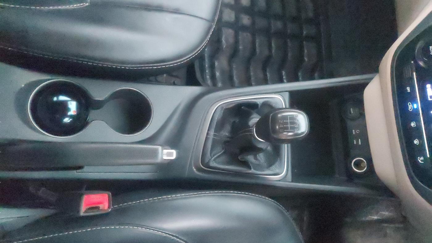 2019 Hyundai Verna 1.4 EX CRDI, Diesel, Manual, 68,921 km, Gear Lever