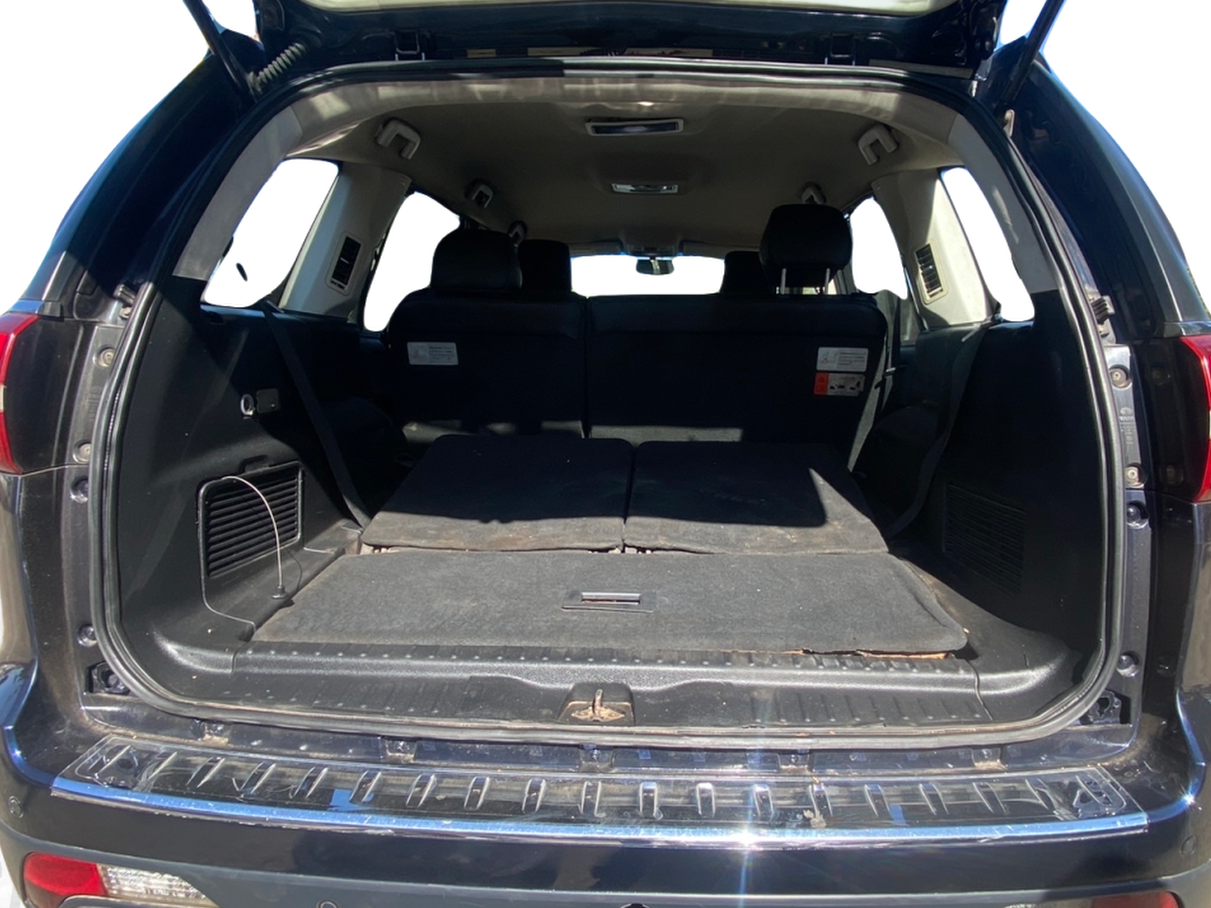 2017 Tata Hexa XTA 4X2 7 STR, Diesel, Automatic, 71,258 km, Boot Inside