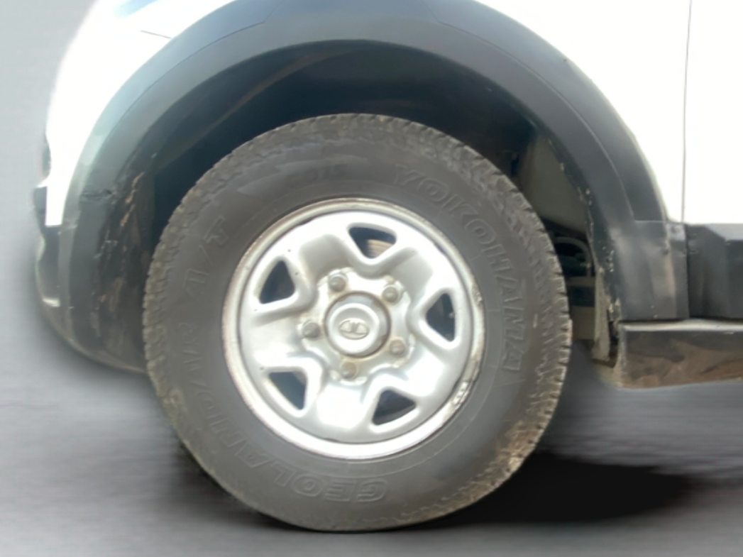 2018 Tata Hexa XE 4X2 7 STR, Diesel, Manual, 72,157 km, Left Front Wheel