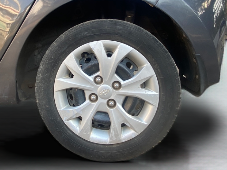 2015 Hyundai Grand i10 SPORTZ 1.2 KAPPA VTVT, Petrol, Manual, 54,762 km, Left Rear Wheel