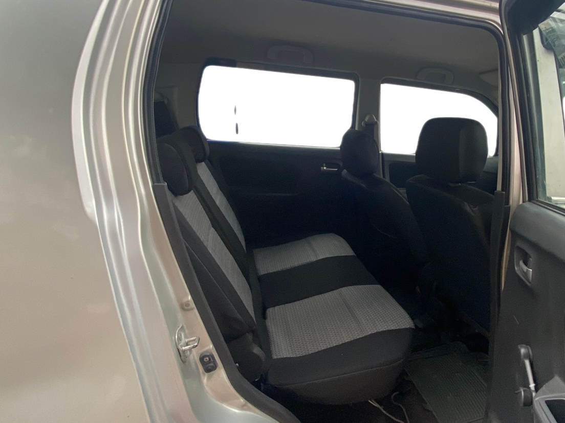 2010 Maruti Wagon R 1.0 LXI, Petrol, Manual, 77,000 km, Right Side Rear Door Cabin