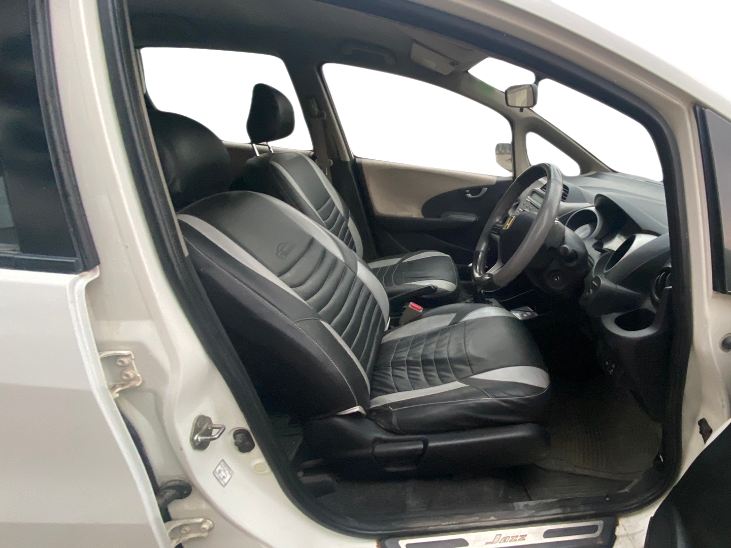 2010 Honda Jazz 1.2L I-VTEC BASE, Petrol, Manual, 60,402 km, Right Side Front Door Cabin