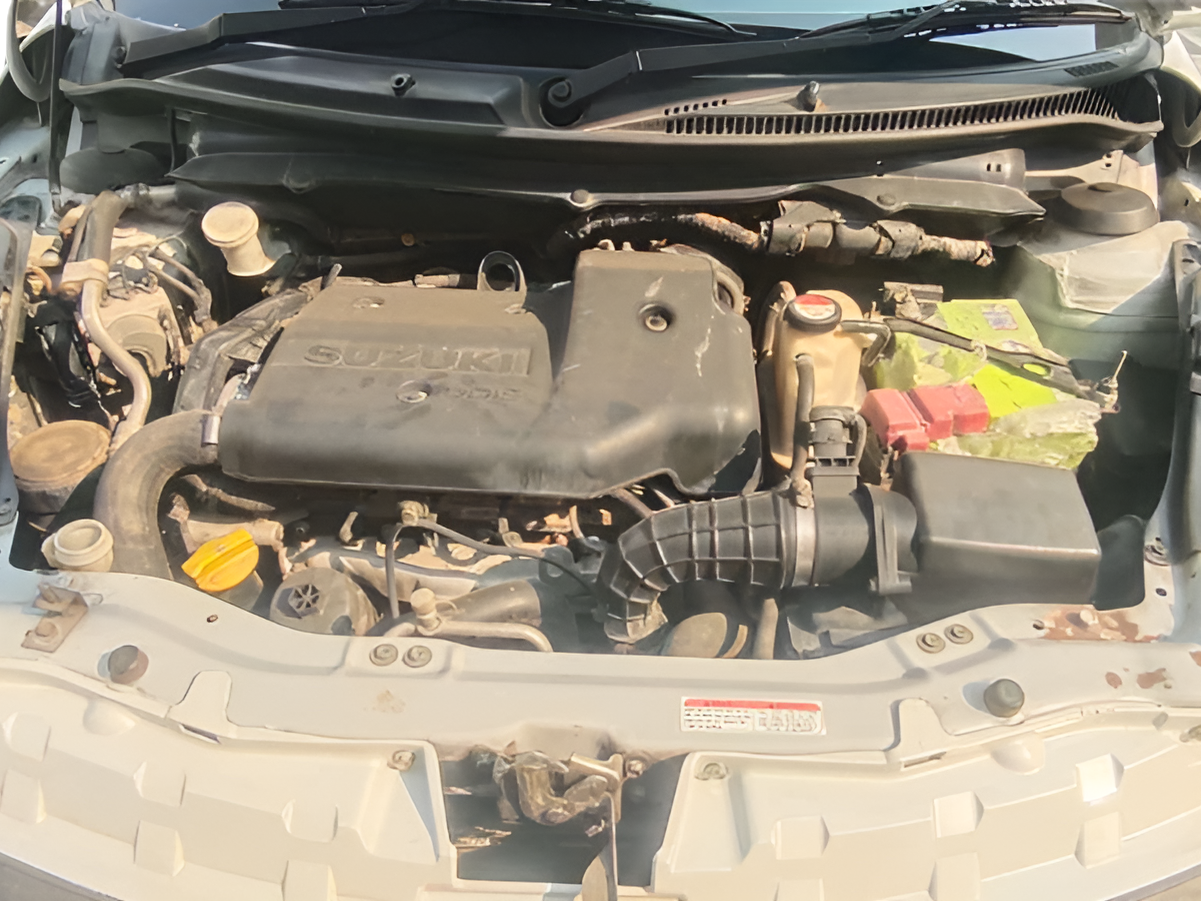 2015 Maruti Swift Dzire VDI, Diesel, Manual, 1,27,280 km, Open Bonnet