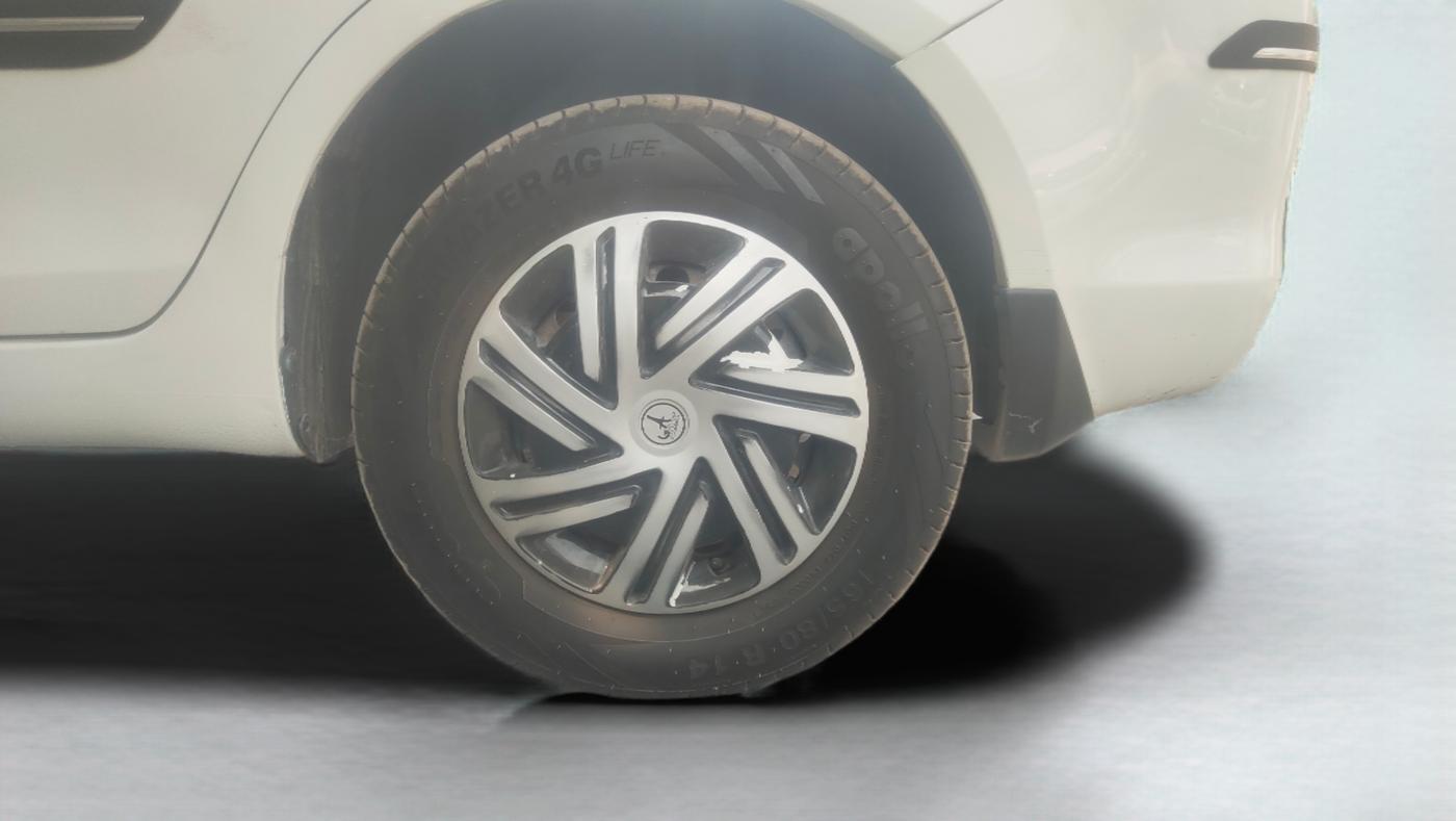2015 Maruti Swift Dzire VDI, Diesel, Manual, 1,27,280 km, Left Rear Wheel
