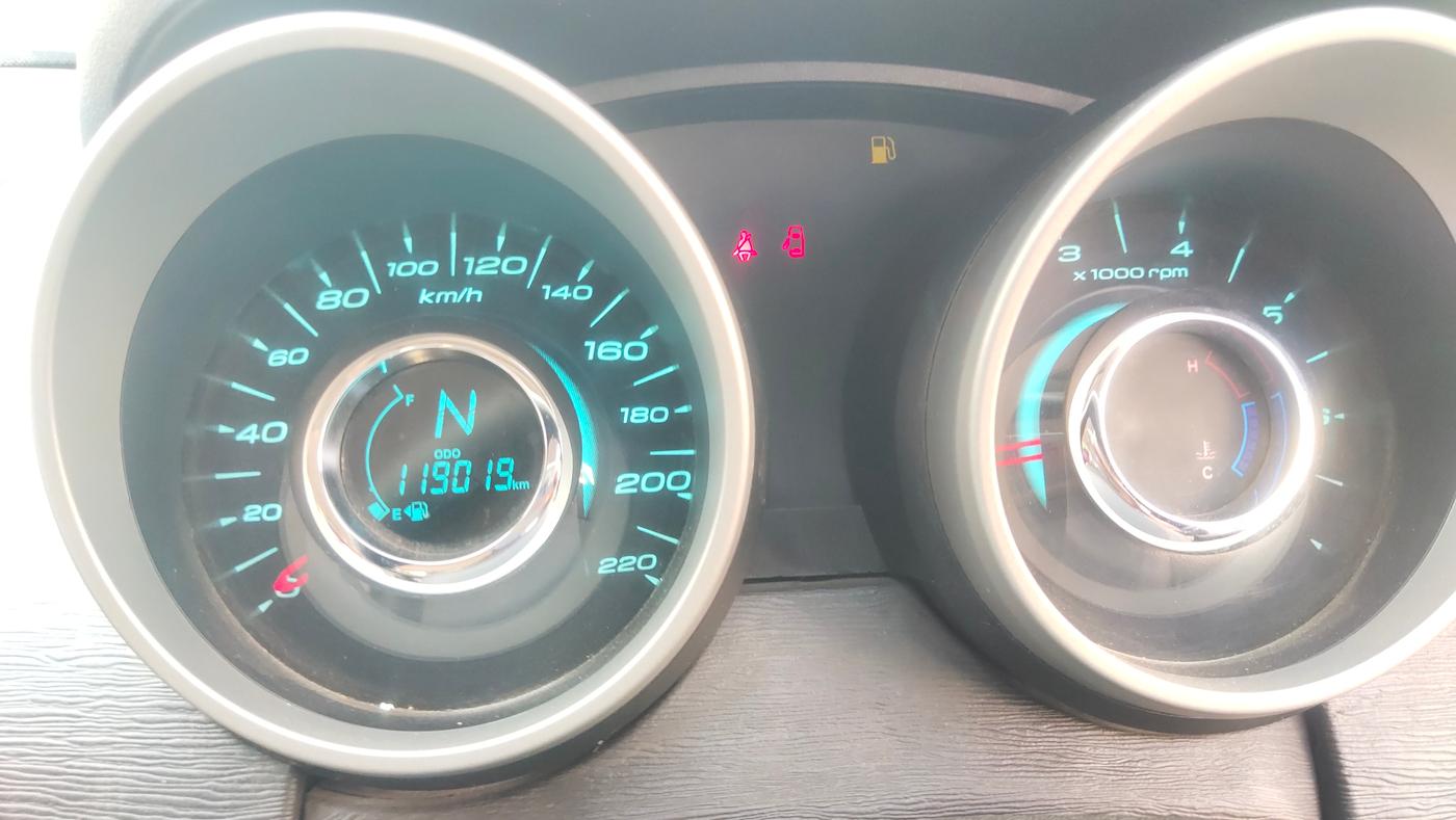 2017 Mahindra XUV500 W6, Diesel, Manual, 1,19,019 km, Odometer Image