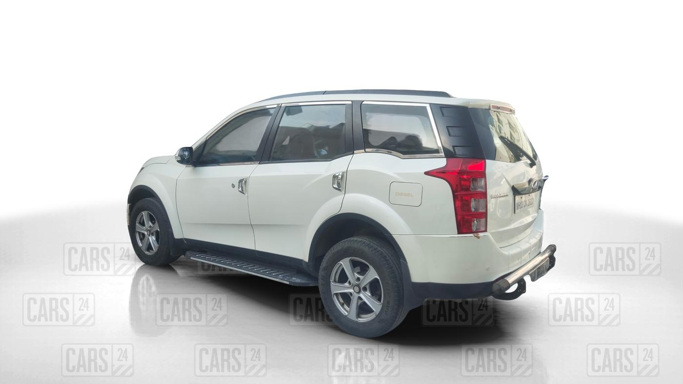 2017 Mahindra XUV500 W6, Diesel, Manual, 1,19,019 km, Left Back Diagonal