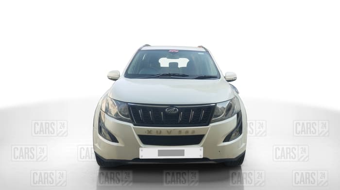 2017 Mahindra XUV500 W6, Diesel, Manual, 1,19,019 km, Front