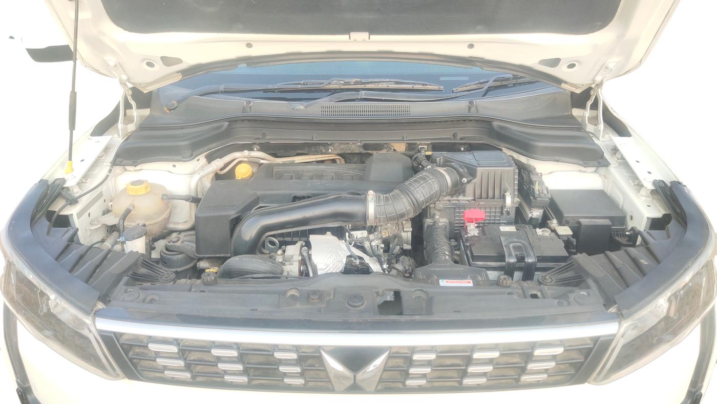 2023 Mahindra XUV300 W6 1.5 Diesel, Diesel, Manual, 95,412 km, Open Bonnet