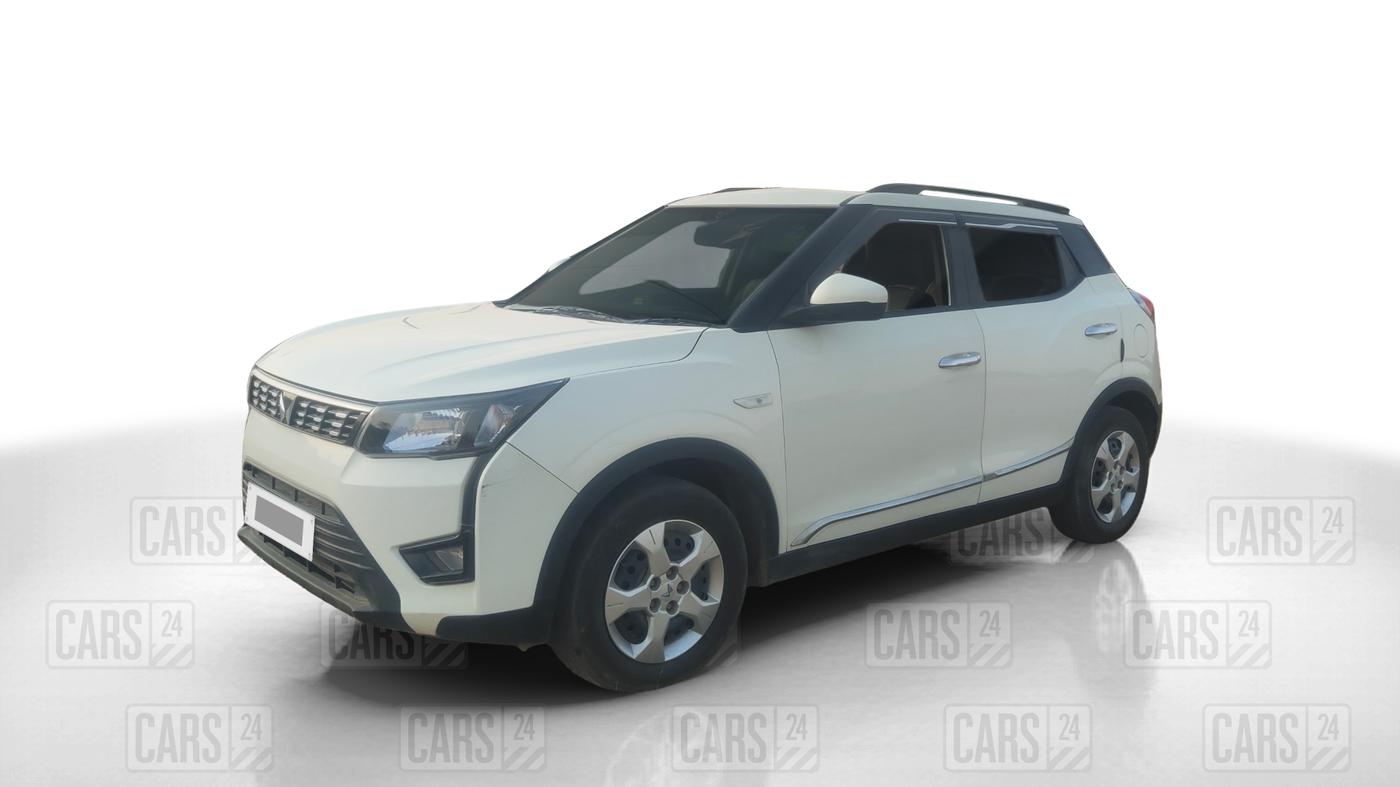2023 Mahindra XUV300 W6 1.5 Diesel, Diesel, Manual, 95,412 km, Left Front Diagonal