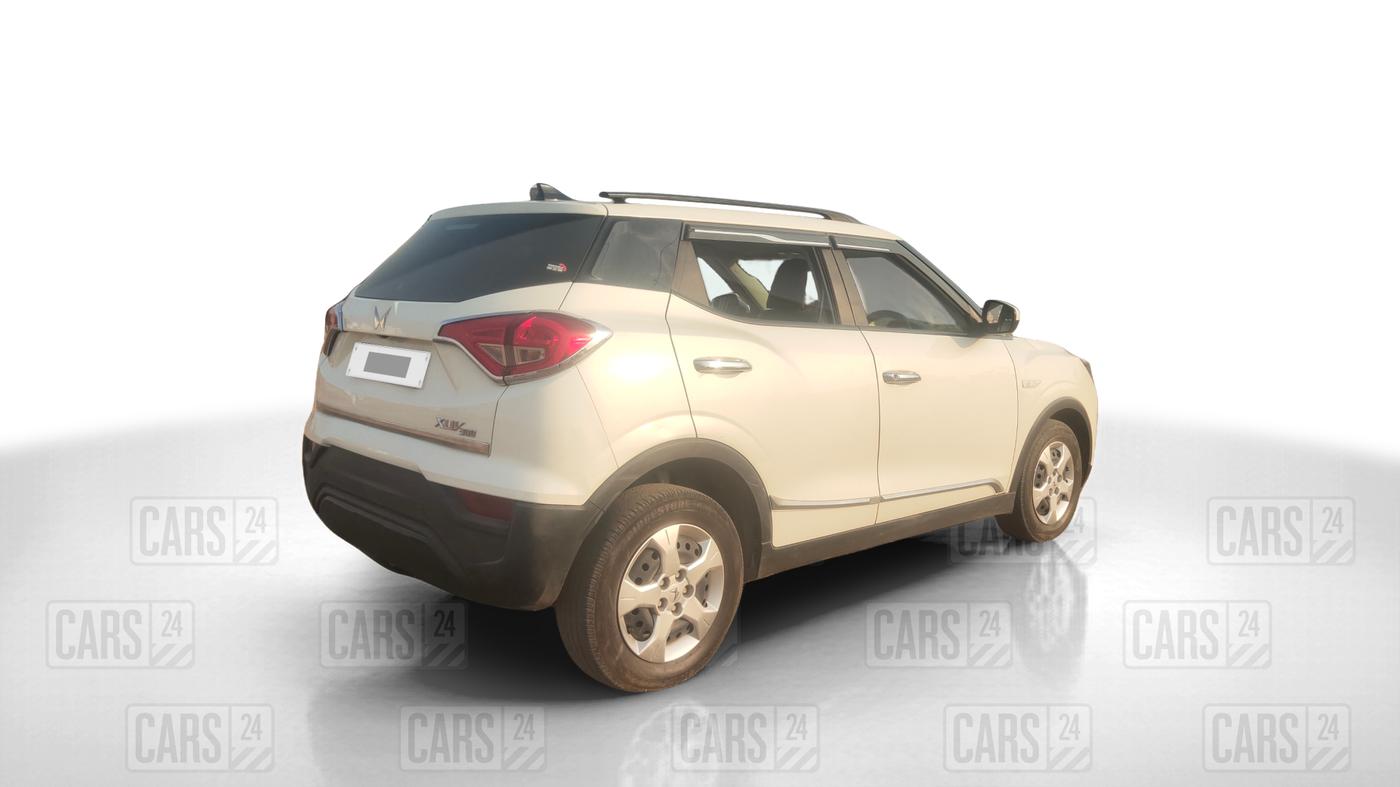 2023 Mahindra XUV300 W6 1.5 Diesel, Diesel, Manual, 95,412 km, Right Back Diagonal