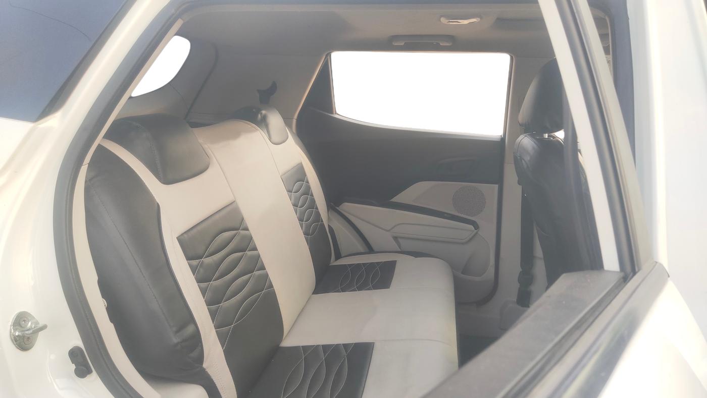 2023 Mahindra XUV300 W6 1.5 Diesel, Diesel, Manual, 95,412 km, Right Side Rear Door Cabin