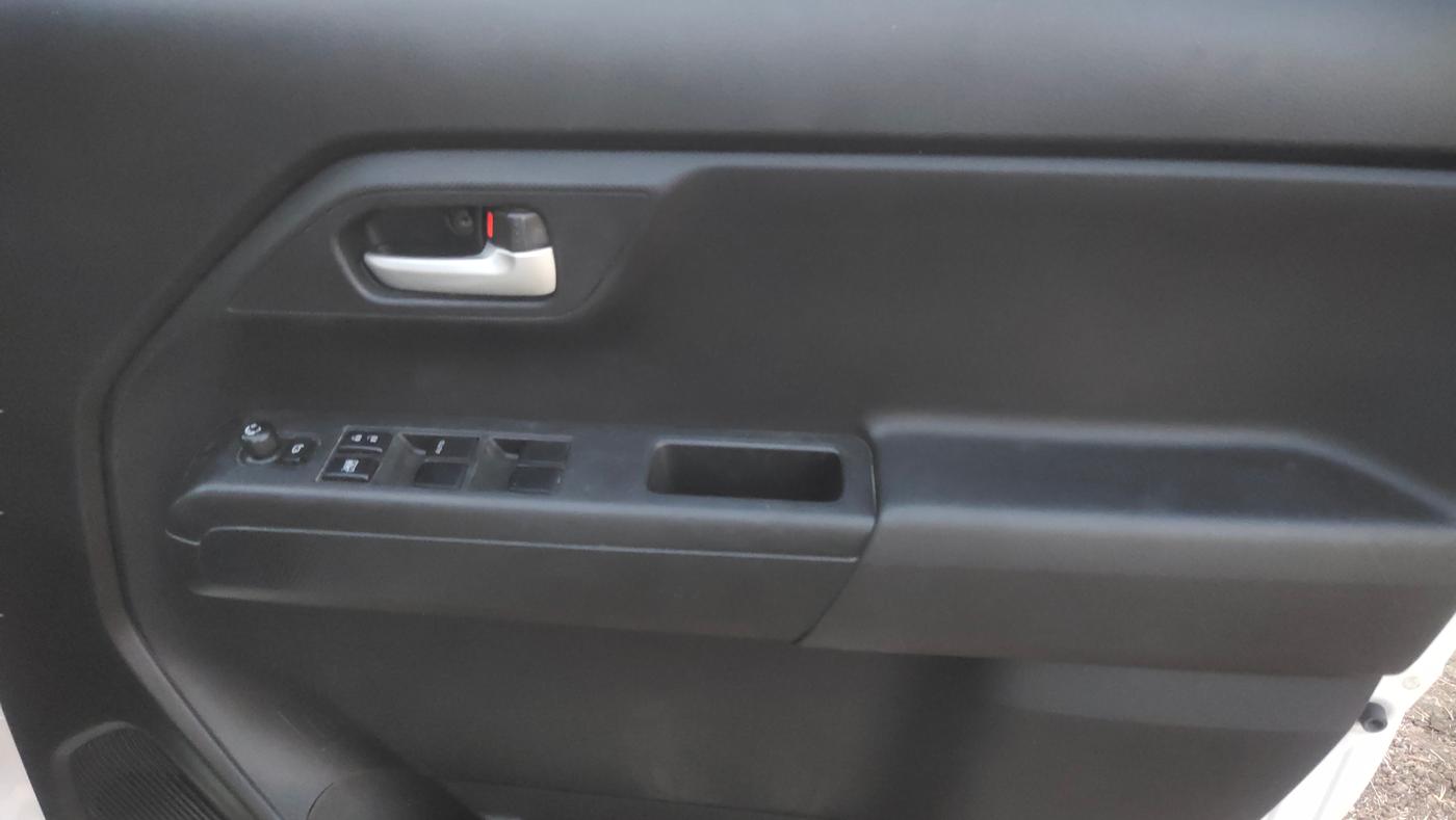 2019 Maruti New Wagon-R ZXI 1.2, Petrol, Manual, 68,124 km, Driver Side Door Panel Controls
