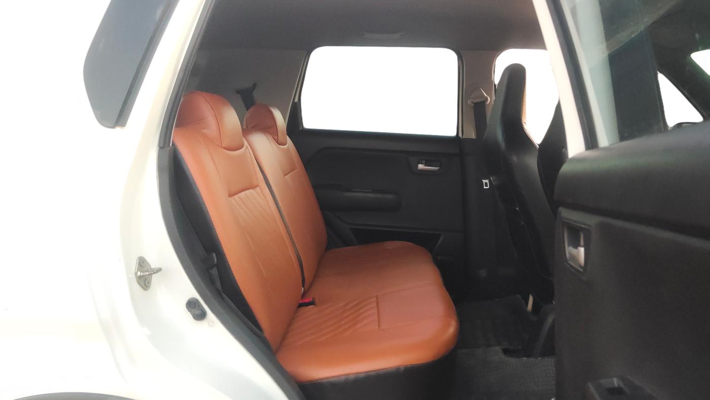 2019 Maruti New Wagon-R ZXI 1.2, Petrol, Manual, 68,124 km, Right Side Rear Door Cabin