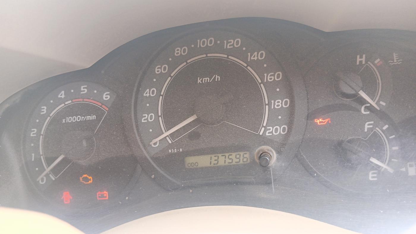 2010 Toyota Innova 2.5 G3, Diesel, Manual, 1,37,546 km, Odometer Image