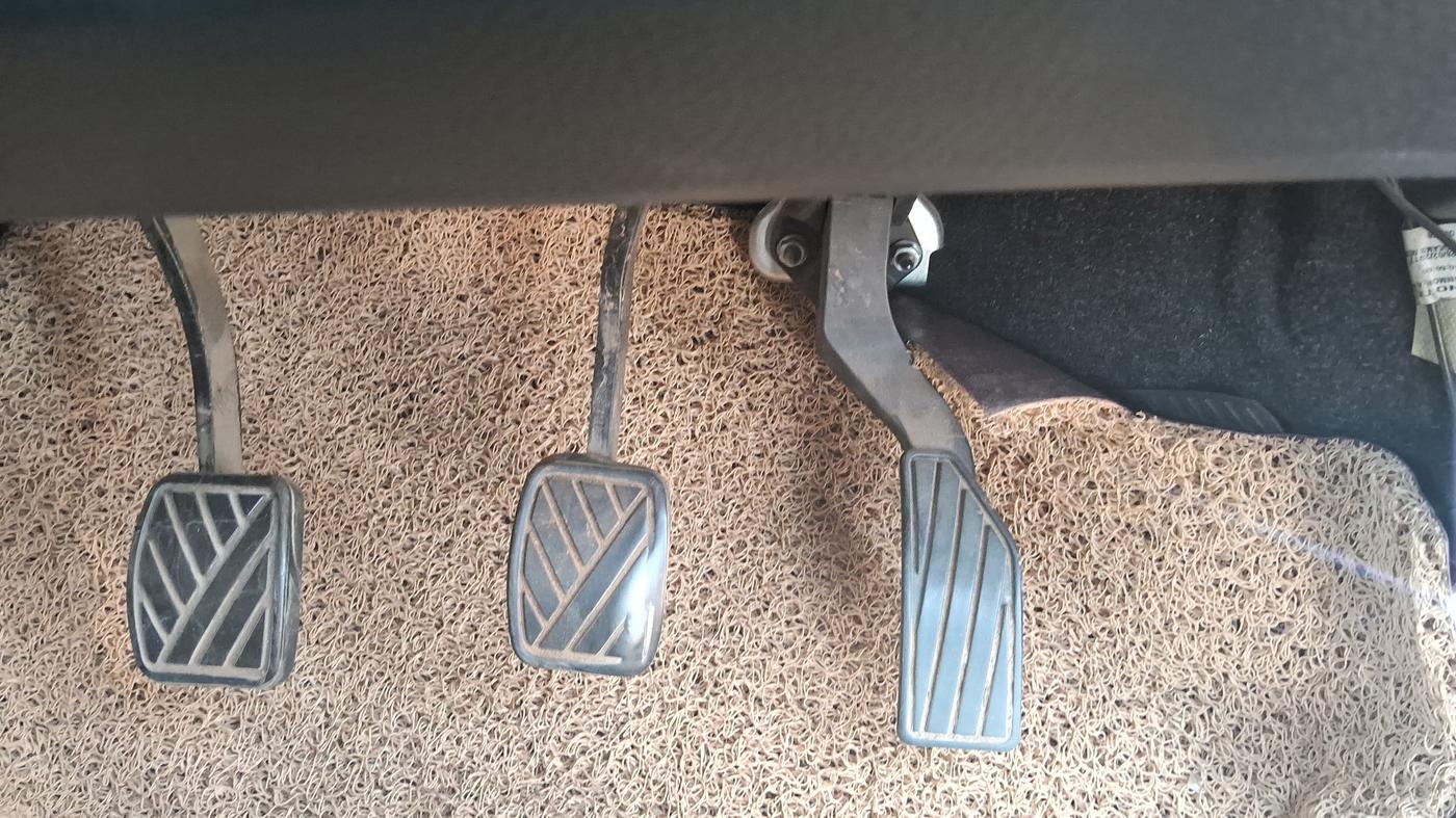 2017 Maruti Ertiga VDI ABS, Diesel, Manual, 1,57,674 km, Pedals
