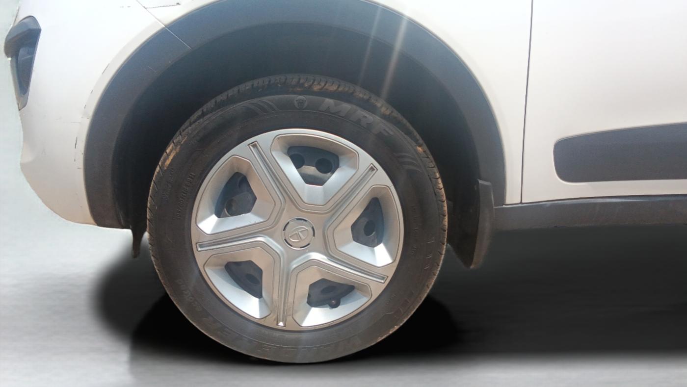 2018 Tata NEXON XM PETROL, Petrol, Manual, 35,839 km, Left Front Wheel