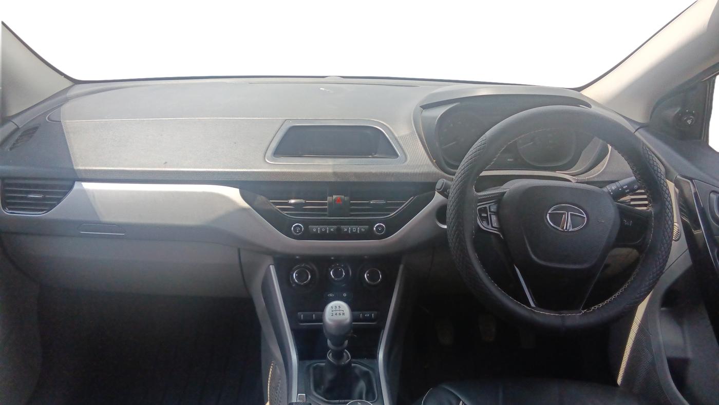 2018 Tata NEXON XM PETROL, Petrol, Manual, 35,839 km, Dashboard