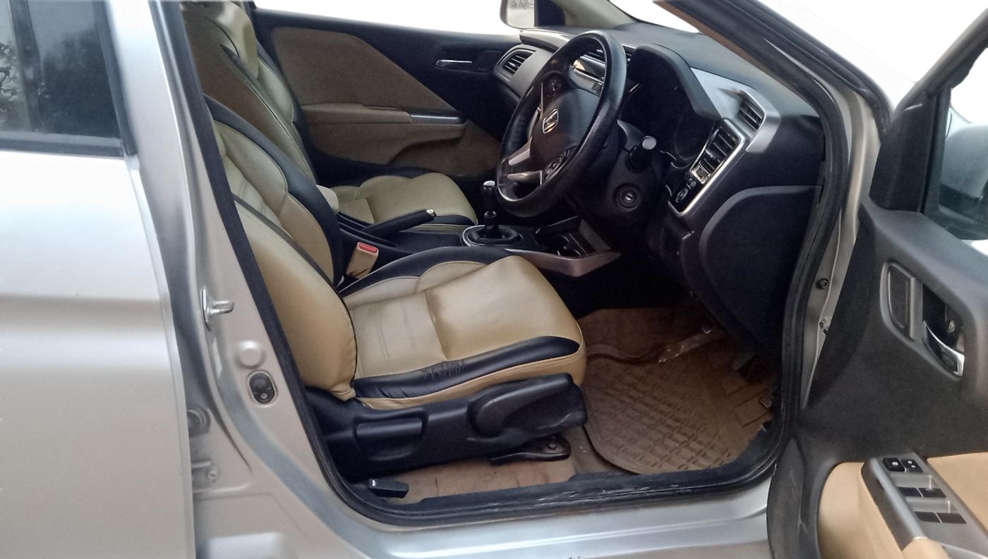 2014 Honda City 1.5L I-DTEC V, Diesel, Manual, 78,591 km, Right Side Front Door Cabin