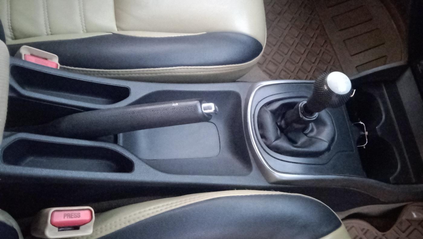 2014 Honda City 1.5L I-DTEC V, Diesel, Manual, 78,591 km, Gear Lever