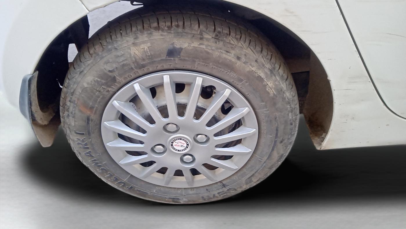 2016 Hyundai Eon ERA +, Petrol, Manual, 62,207 km, Right Rear Wheel
