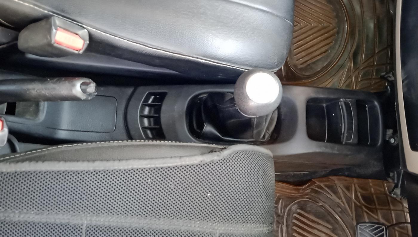 2014 Maruti Wagon R 1.0 LXI, Petrol, Manual, 83,072 km, Gear Lever