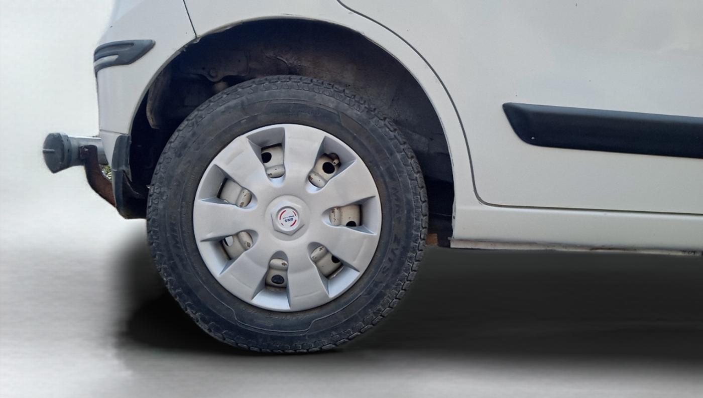 2014 Maruti Wagon R 1.0 LXI, Petrol, Manual, 83,072 km, Right Rear Wheel