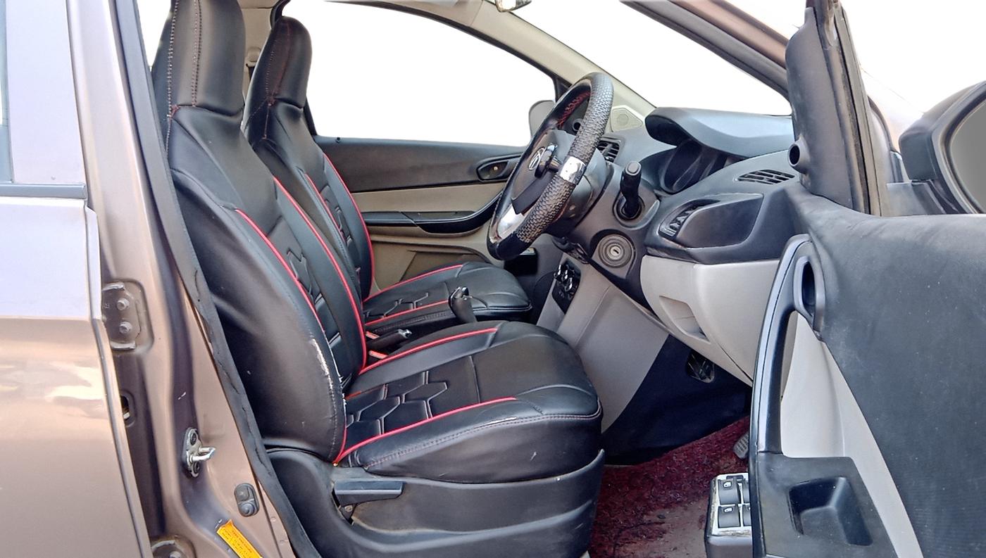2017 Tata Tiago XE DIESEL, Diesel, Manual, 72,512 km, Right Side Front Door Cabin