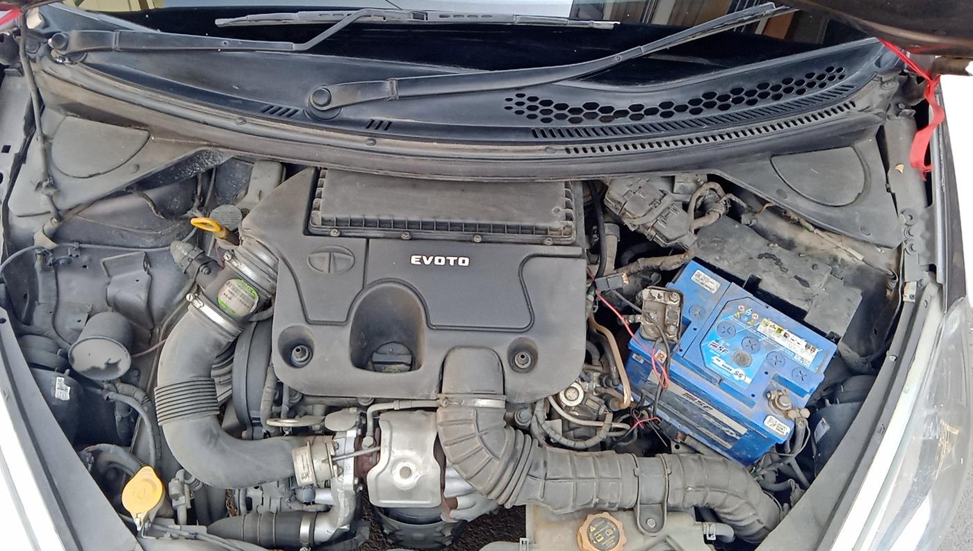 2017 Tata Tiago XE DIESEL, Diesel, Manual, 72,512 km, Open Bonnet