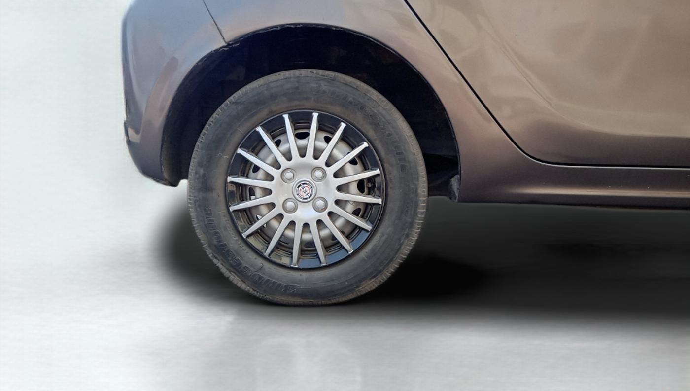 2017 Tata Tiago XE DIESEL, Diesel, Manual, 72,512 km, Right Rear Wheel