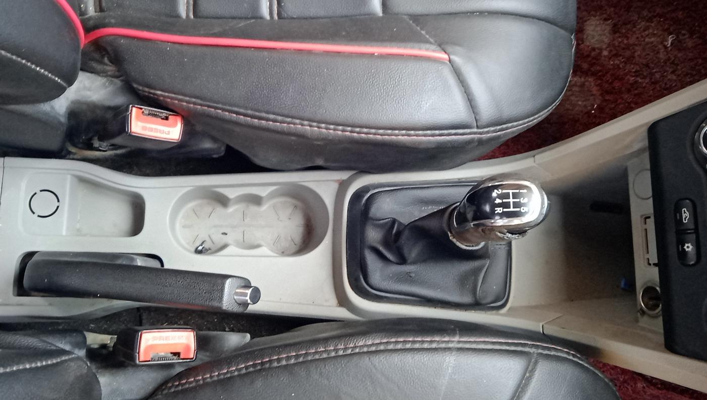 2017 Tata Tiago XE DIESEL, Diesel, Manual, 72,512 km, Gear Lever
