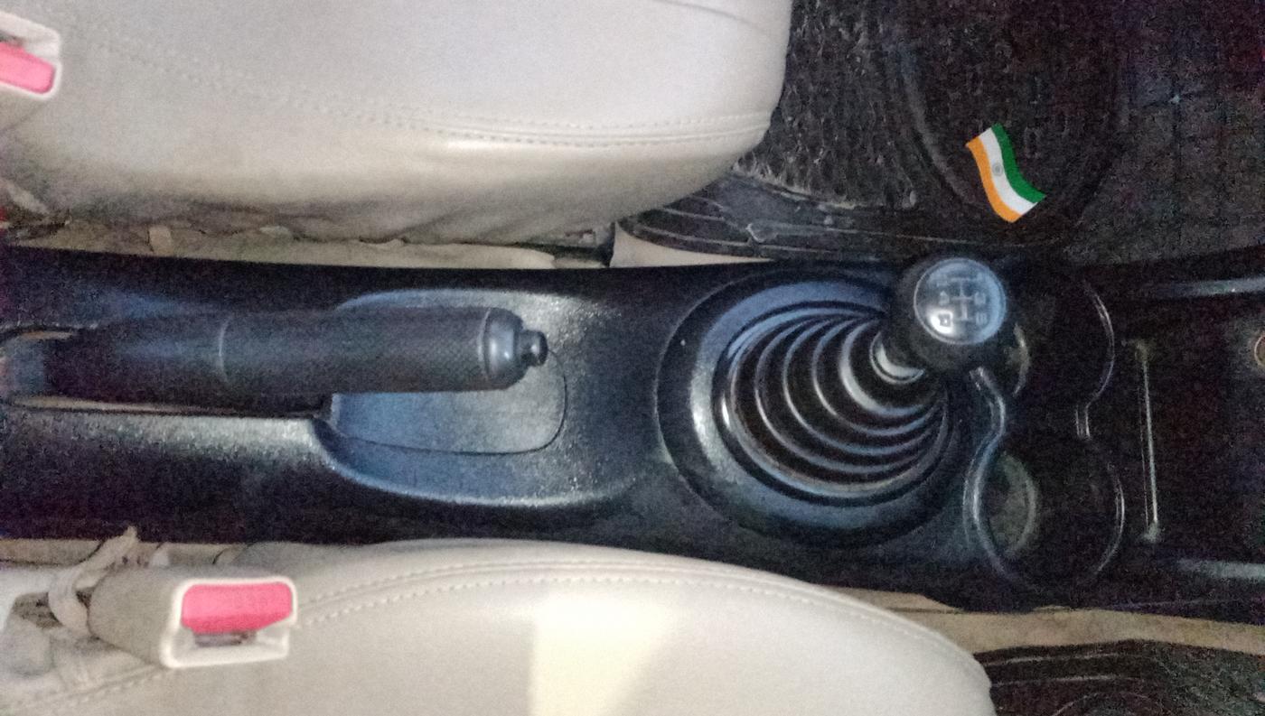 2016 Honda Amaze 1.2L I-VTEC S, Petrol, Manual, 82,540 km, Gear Lever