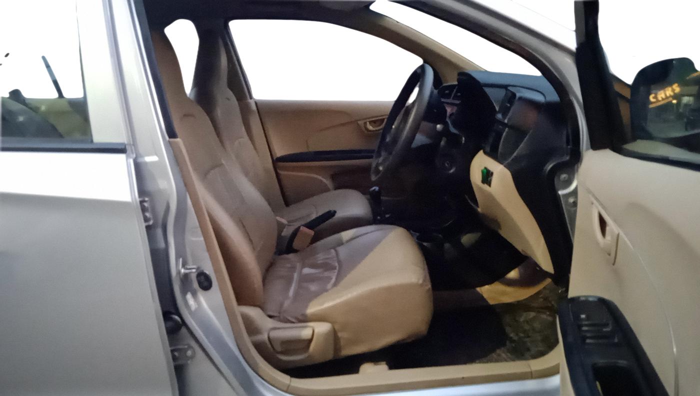 2016 Honda Amaze 1.2L I-VTEC S, Petrol, Manual, 82,540 km, Right Side Front Door Cabin